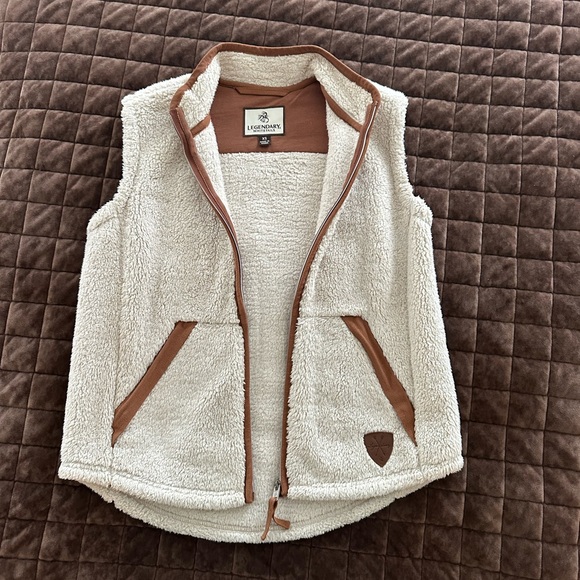 Legendary whitetails vest - Picture 2 of 2